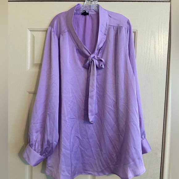 Torrid Lavender Top with P bow - Picture 1 of 7